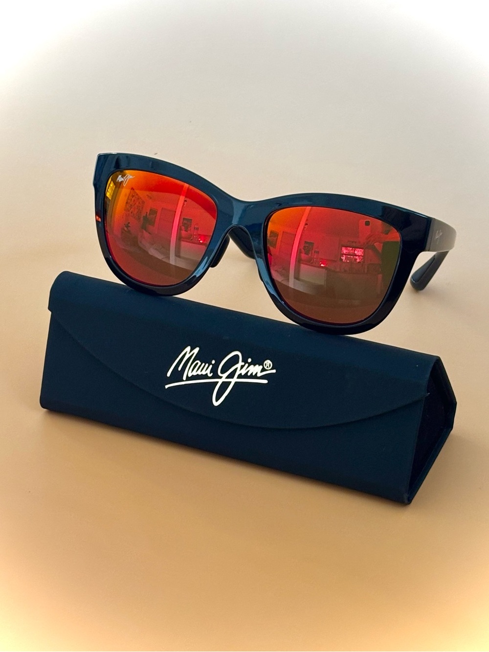 Maui Jim ANUENUE MJ
448-02 Sunglasses Black W/ Hawaii Lava Polarized Lens w case